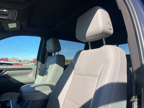 Used 2024 GMC Sierra 2500 SLT w/ SLT Premium Package image 21