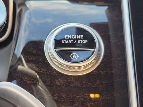 Certified 2025 Mercedes-Benz GLC 300 image 29