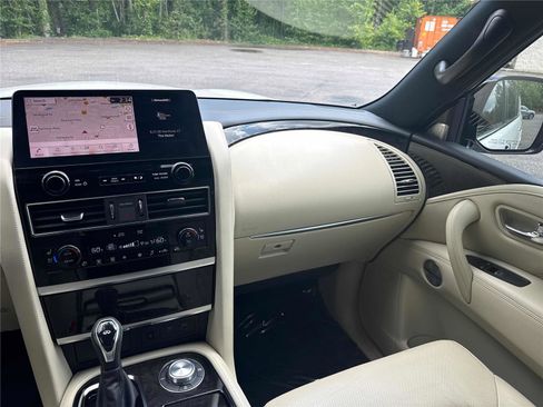 Used 2024 INFINITI QX80 Sensory AWD/4WD image 14