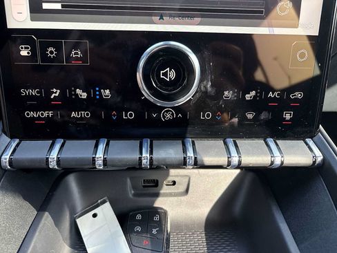 Used 2026 GMC Terrain Elevation w/ Elevation Premium Package FWD image 19