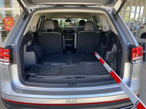 Certified 2023 Volkswagen Atlas SE w/ Black Wheel Package AWD/4WD image 17