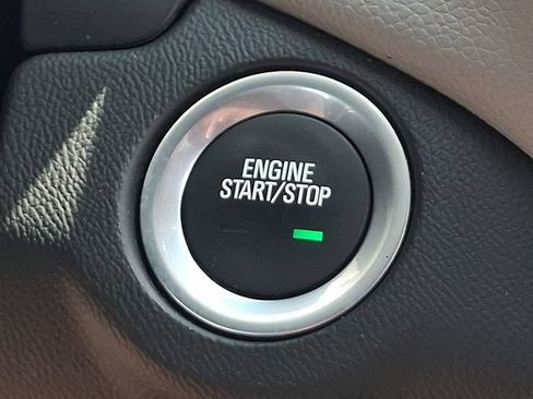 Used 2019 Chevrolet Equinox LS FWD image 16