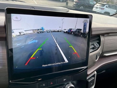 Used 2023 Ford Expedition Limited image 21