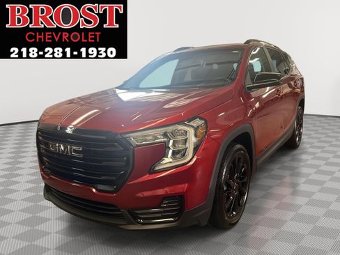 Used 2023 GMC Terrain SLE w/ Driver Convenience Package image 1
