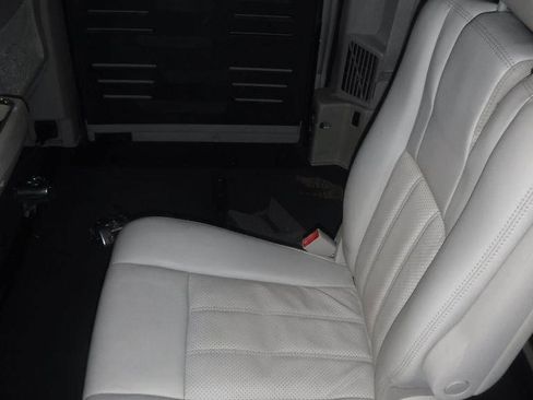 Used 2011 Chrysler Town & Country Touring-L w/ Trailer Tow Group FWD image 26