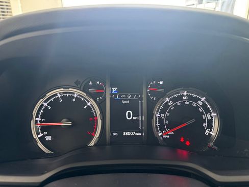 Used 2024 Toyota 4Runner Limited AWD/4WD image 33