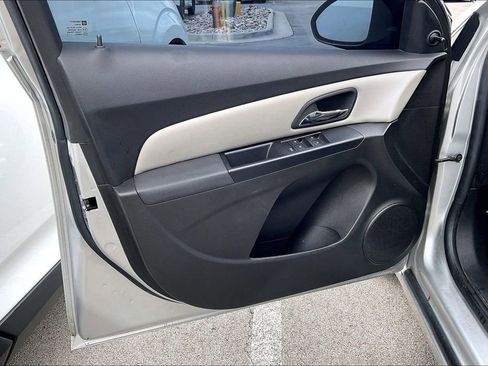 Used 2011 Chevrolet Cruze LS FWD image 22