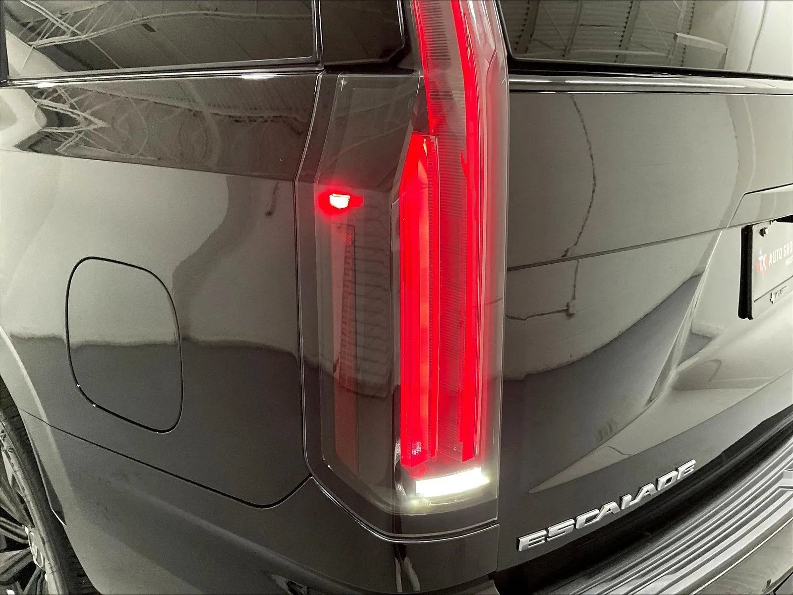 Used 2025 Cadillac Escalade V AWD/4WD image 34