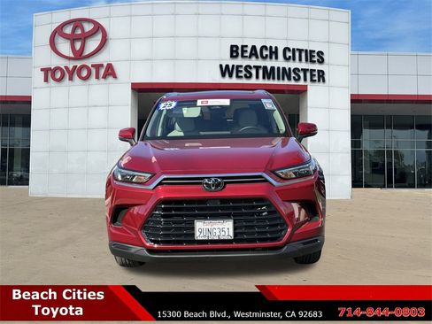 Certified 2025 Toyota Grand Highlander FWD image 4