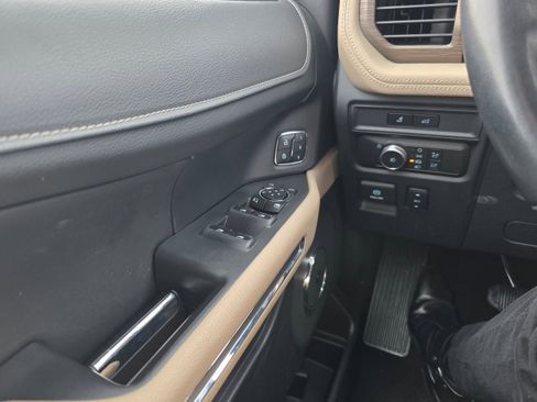 Certified 2022 Ford Expedition Limited image 18