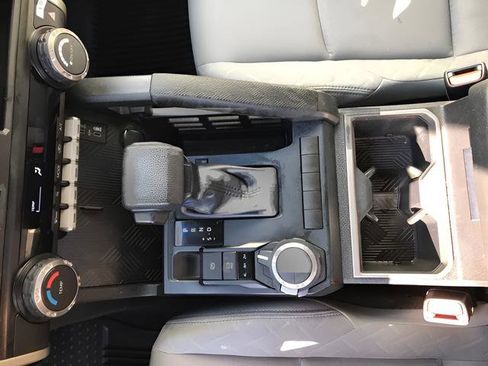 Used 2024 Toyota Tacoma SR5 AWD/4WD image 17