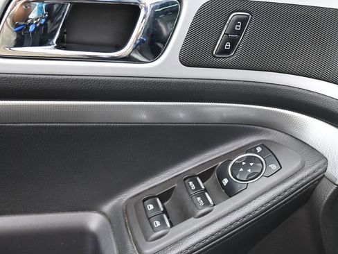 Used 2014 Ford Explorer XLT w/ Equipment Group 202A image 17