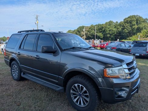 Used 2016 Ford Expedition XLT AWD/4WD image 5