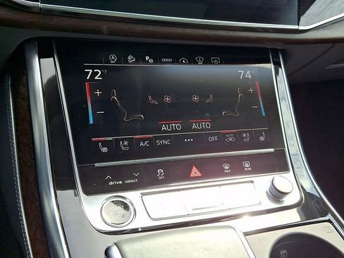 Used 2024 Audi Q8 Prestige image 16