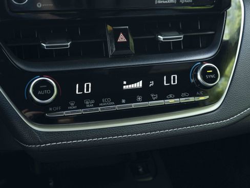Used 2020 Toyota Corolla XSE FWD image 32