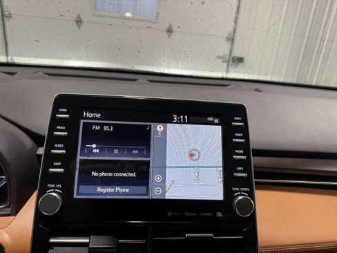 Used 2020 Toyota Avalon Limited image 28