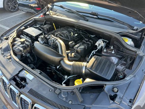 Used 2021 Jeep Grand Cherokee Limited image 27