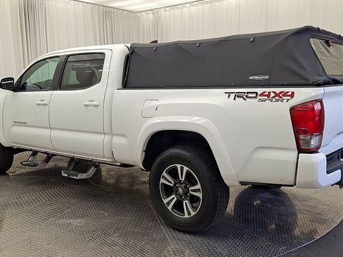 Certified 2017 Toyota Tacoma TRD Sport w/ Tow Package AWD/4WD image 9