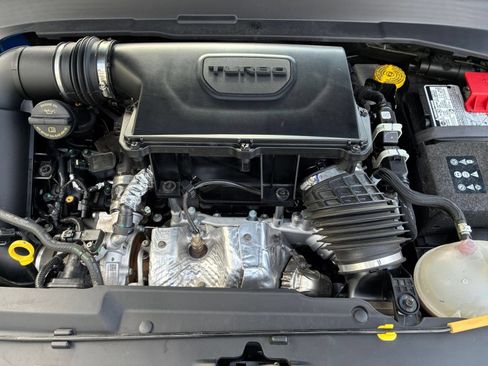 Used 2025 Jeep Compass Trailhawk AWD/4WD image 31