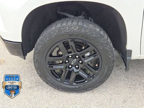 Used 2022 Chevrolet Silverado 1500 LT Trail Boss w/ Convenience Package II AWD/4WD image 6