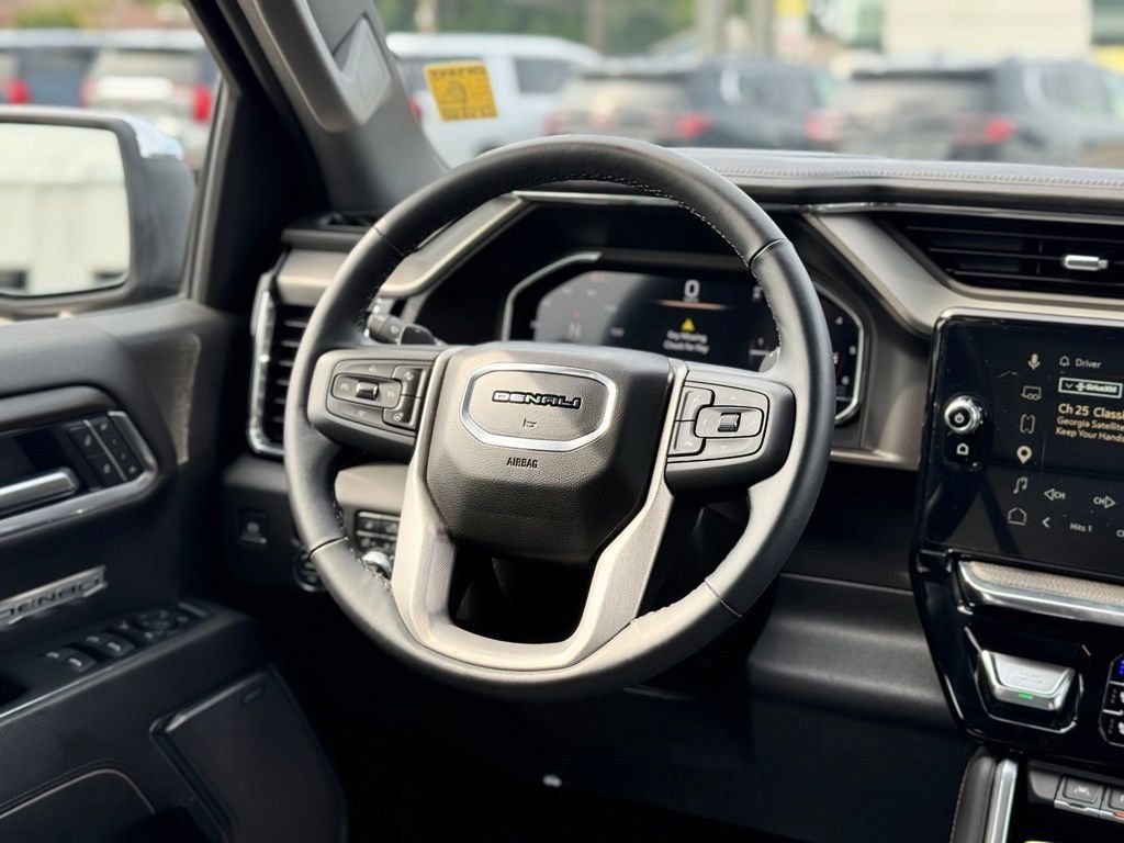 Used 2025 GMC Sierra 1500 Denali AWD/4WD image 13