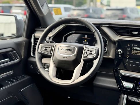 Used 2025 GMC Sierra 1500 Denali AWD/4WD image 13