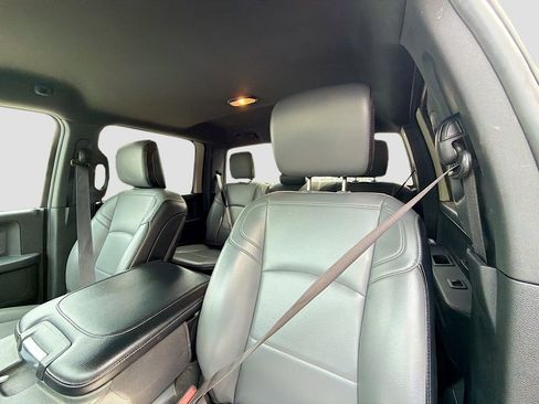 Used 2023 RAM 2500 Tradesman w/ Chrome Appearance Group AWD/4WD image 19