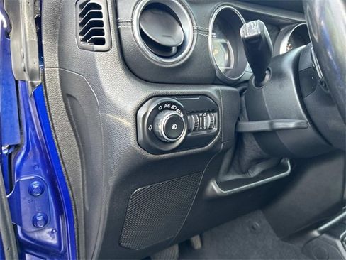 Used 2019 Jeep Wrangler Unlimited Sahara image 20