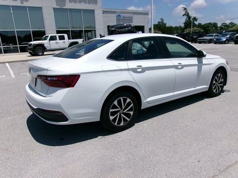 Used 2024 Volkswagen Jetta S image 4