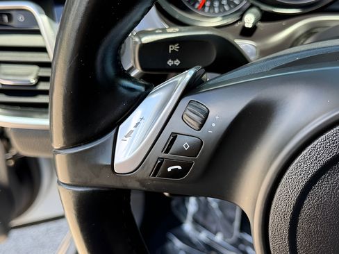 Used 2016 Porsche Panamera S RWD image 38