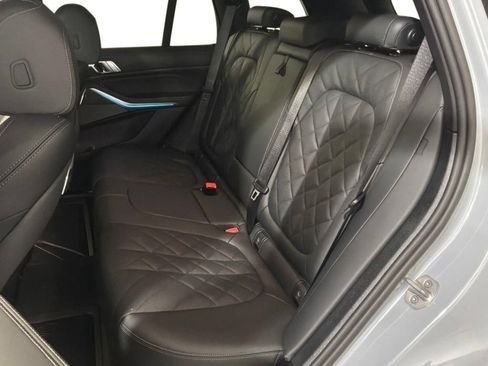 Used 2026 BMW X5 xDrive40i w/ M Sport Package AWD/4WD image 17