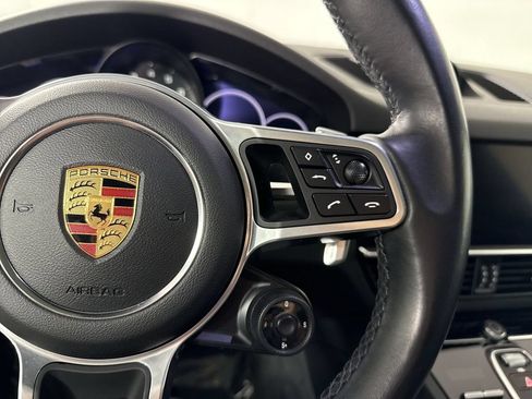 Certified 2022 Porsche Cayenne Coupe AWD/4WD image 37
