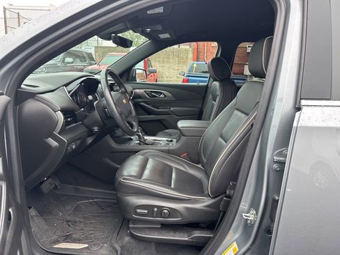 Used 2023 Chevrolet Traverse Premier image 14