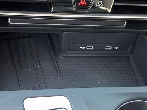 Used 2025 Volkswagen Atlas SE image 23