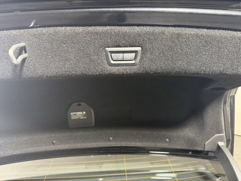 Used 2025 BMW 740i xDrive image 30