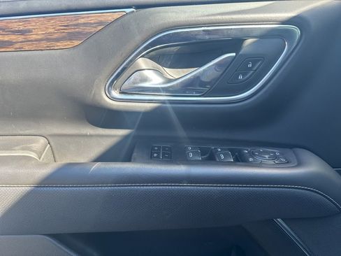 Used 2023 Chevrolet Suburban Premier image 14