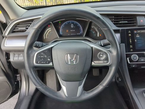 Used 2018 Honda Civic Touring image 32