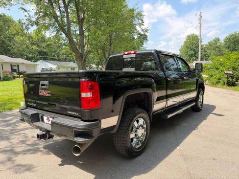 Used 2017 GMC Sierra 3500 Denali w/ Duramax Plus Package AWD/4WD image 10