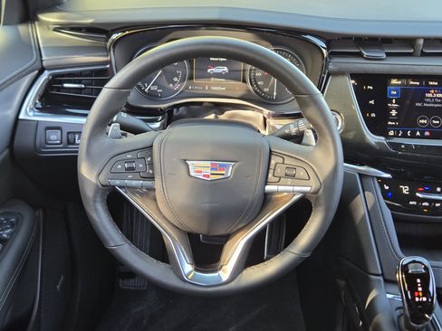 Used 2024 Cadillac XT6 Sport w/ Platinum Package image 36