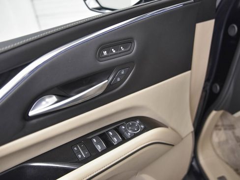 Used 2024 Cadillac Escalade ESV Premium Luxury image 9