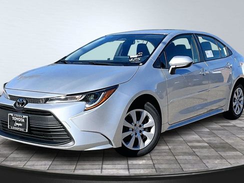 New 2026 Toyota Corolla LE image 2