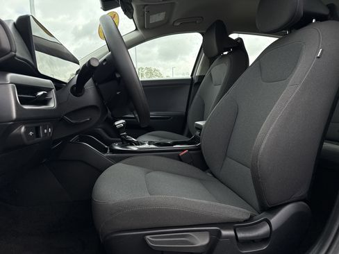 Used 2025 Kia K4 LXS image 26