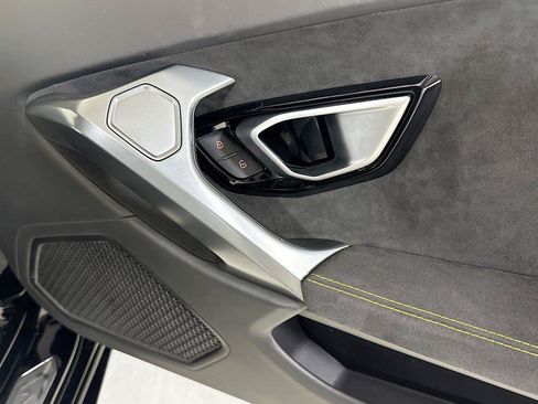 Used 2018 Lamborghini Huracan LP 580-2 RWD image 23
