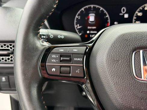 Used 2025 Honda HR-V Sport image 15