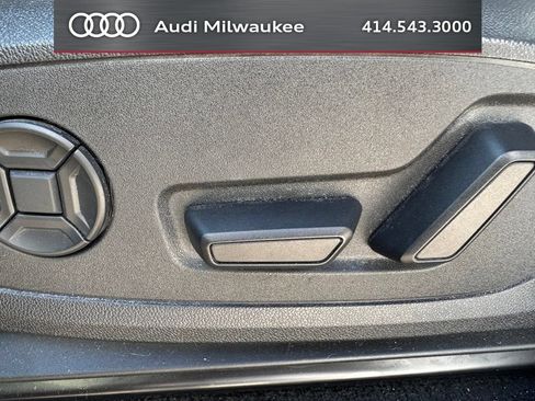 Used 2023 Audi Q3 2.0T Premium Plus w/ Premium Plus Package AWD/4WD image 8