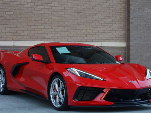 Used 2021 Chevrolet Corvette Stingray Premium Cpe w/ Z51 Performance Package RWD image 7