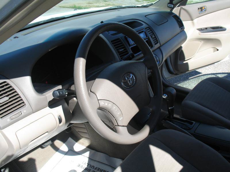 Used 2005 Toyota Camry LE FWD image 18