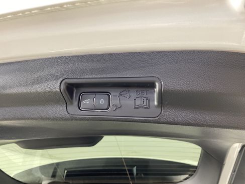 Used 2025 Ford Explorer ST-Line AWD/4WD image 34