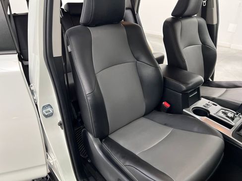 Used 2021 Toyota 4Runner SR5 Premium image 24