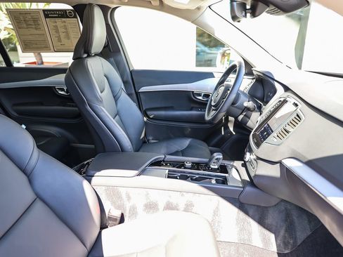 Used 2025 Volvo XC90 B5 Core w/ Protection Package Premier AWD/4WD image 19